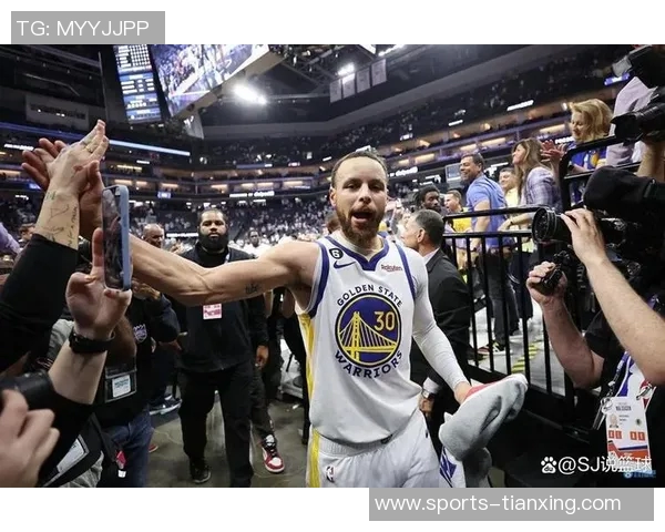 库里创历史成最年长控卫连续两场得分超35分展现巅峰状态 库里创历史成最年长控卫连续两场得分超35分展现巅峰状态