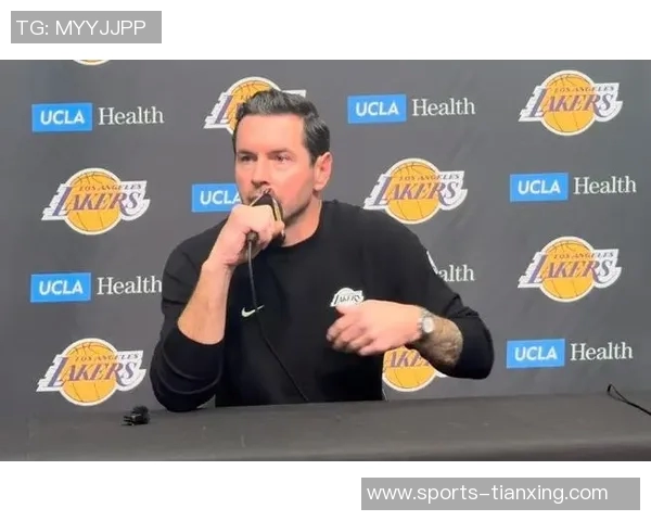 雷迪克透露揭幕战首发阵容剩余比赛将视情况而定 雷迪克透露揭幕战首发阵容剩余比赛将视情况而定